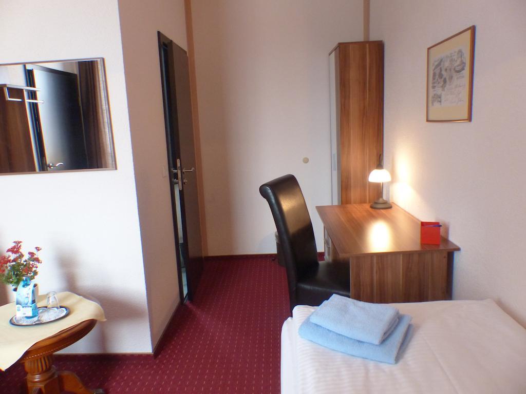 Hotel Friedchen Mit Eigener Fleischerei Artern Δωμάτιο φωτογραφία